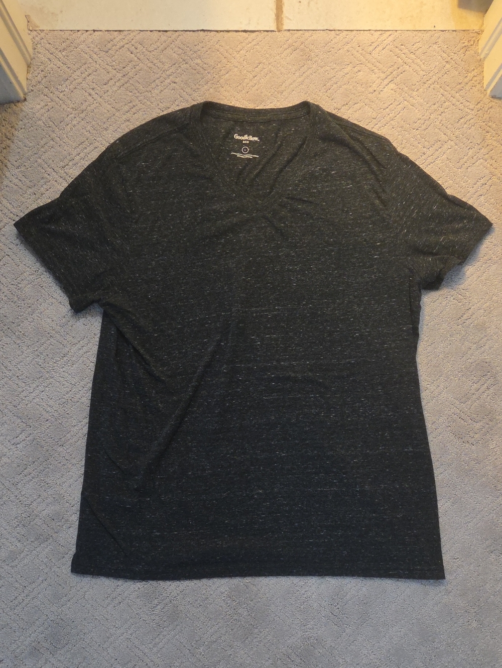 Goodfellow & Co Men's Charcoal Heather V-Neck Tee - Dark Gray
